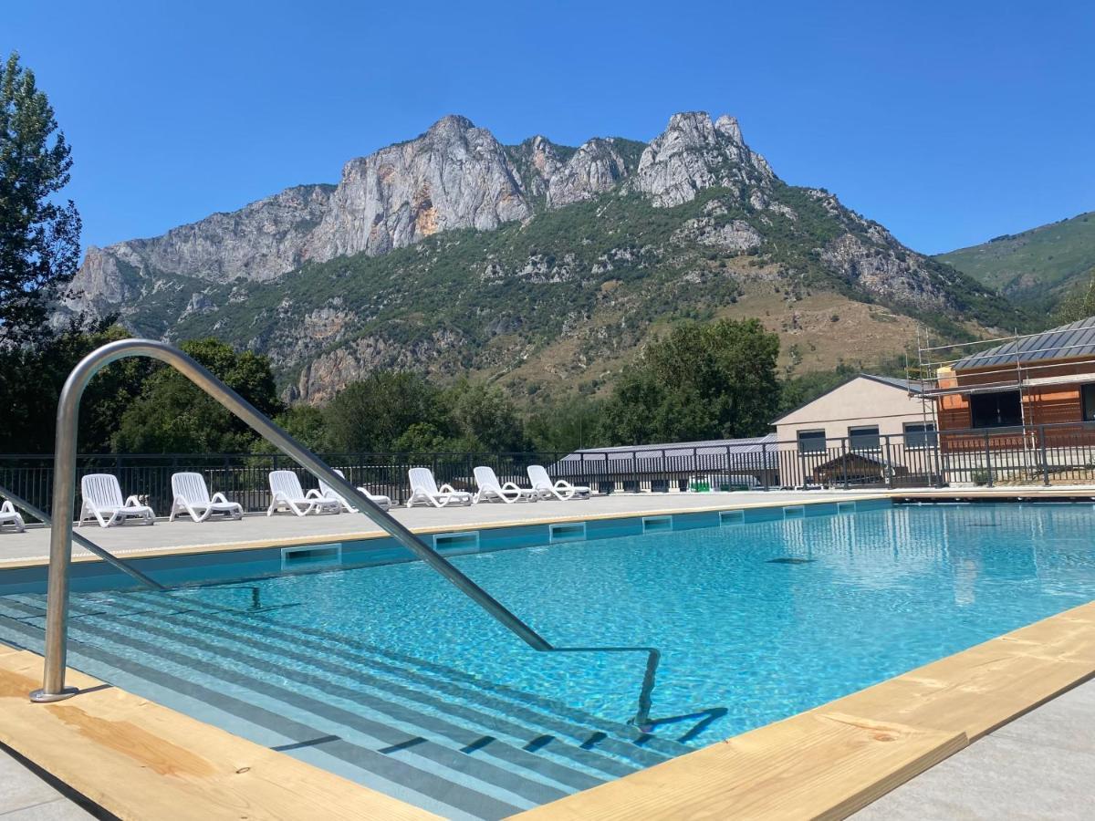 Hotel Complexe Des Oustalous Les Cabannes  Esterno foto